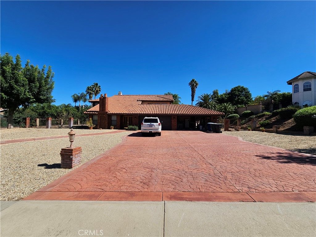 2073 Gainsborough, Riverside, CA 92506 — exterior