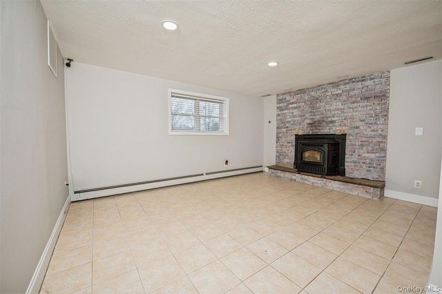 22 Valkill Drive, Poughkeepsie, NY 12601