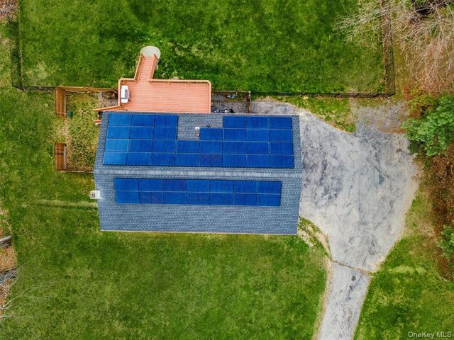 22 Valkill Drive, Poughkeepsie, NY 12601
