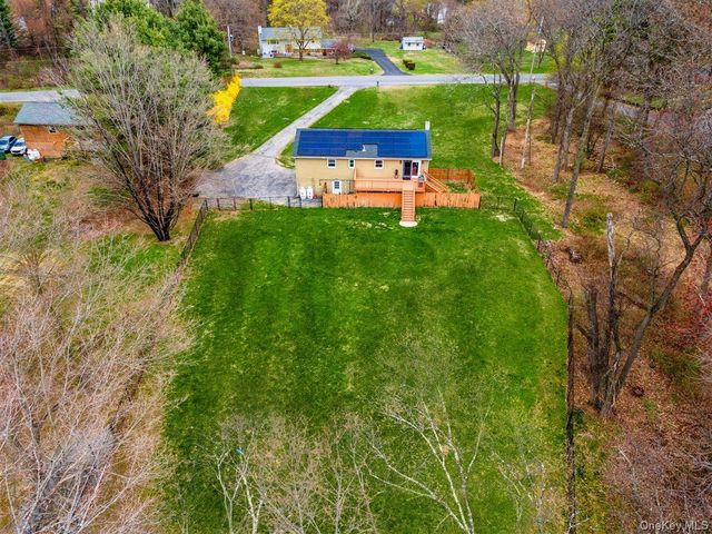 22 Valkill Drive, Poughkeepsie, NY 12601