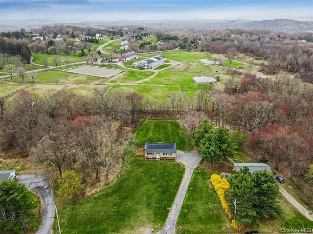 22 Valkill Drive, Poughkeepsie, NY 12601