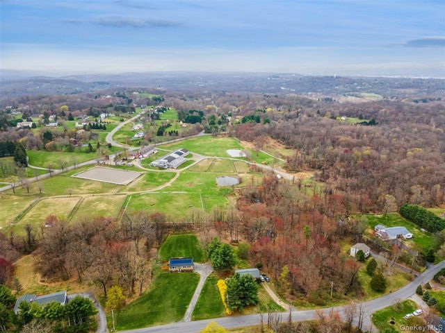 22 Valkill Drive, Poughkeepsie, NY 12601