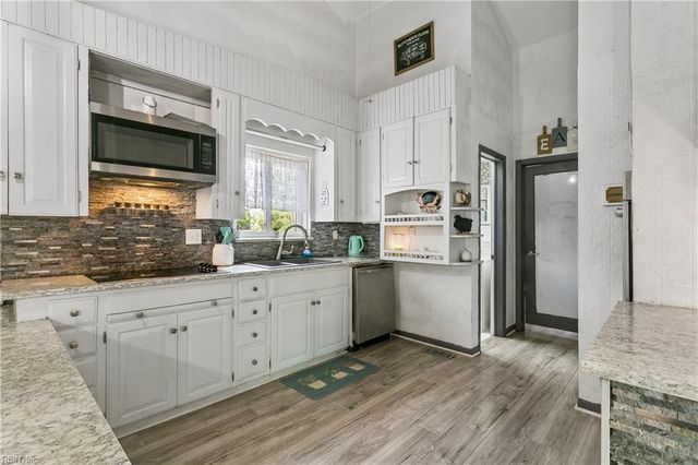 102 Purgold RD, Seaford, VA 23696