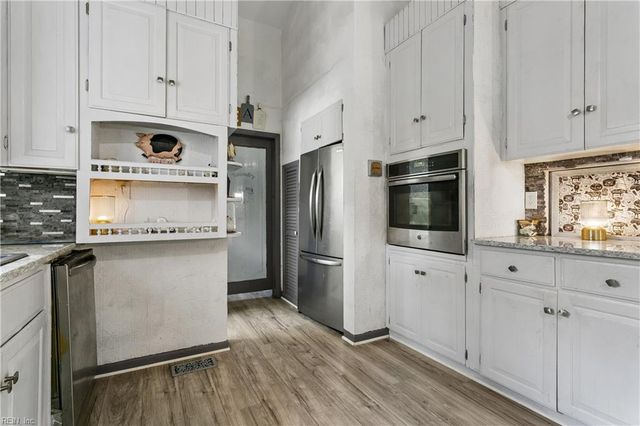 102 Purgold RD, Seaford, VA 23696