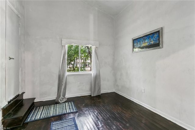 102 Purgold RD, Seaford, VA 23696