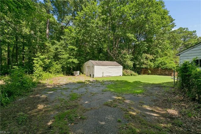 102 Purgold RD, Seaford, VA 23696