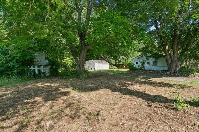 102 Purgold RD, Seaford, VA 23696