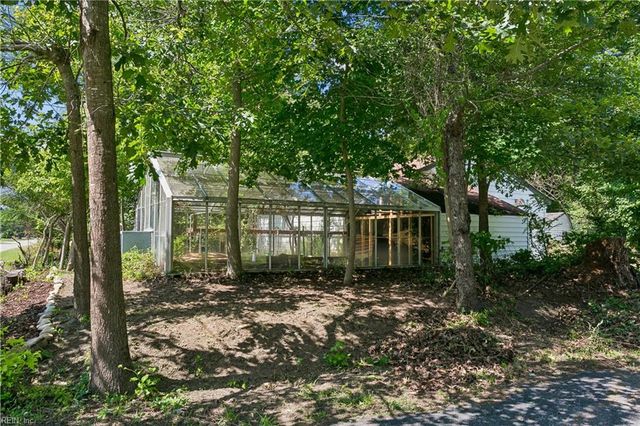 102 Purgold RD, Seaford, VA 23696