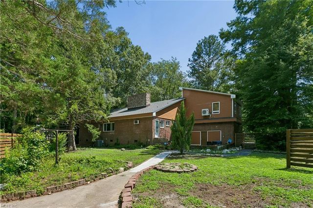 102 Purgold RD, Seaford, VA 23696