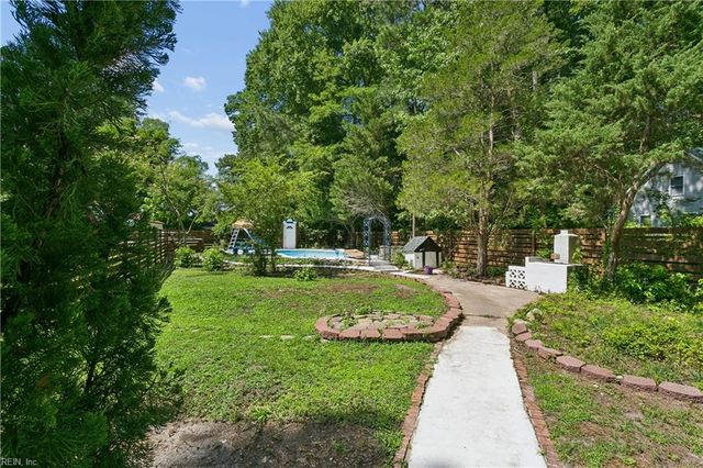 102 Purgold RD, Seaford, VA 23696