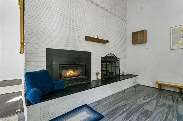 102 Purgold RD, Seaford, VA 23696