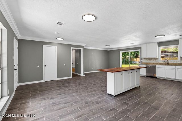 12908 Hanover Drive, Ocean Springs, MS 39564