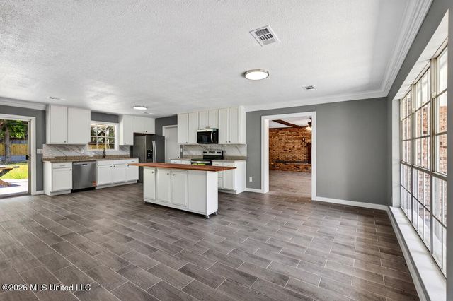 12908 Hanover Drive, Ocean Springs, MS 39564
