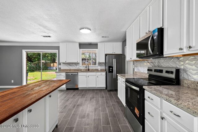 12908 Hanover Drive, Ocean Springs, MS 39564