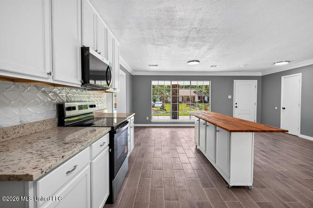 12908 Hanover Drive, Ocean Springs, MS 39564