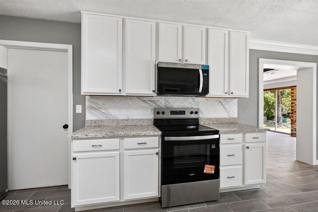 12908 Hanover Drive, Ocean Springs, MS 39564