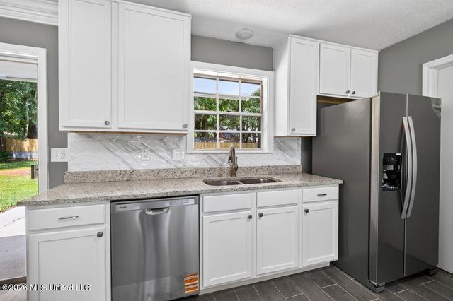 12908 Hanover Drive, Ocean Springs, MS 39564