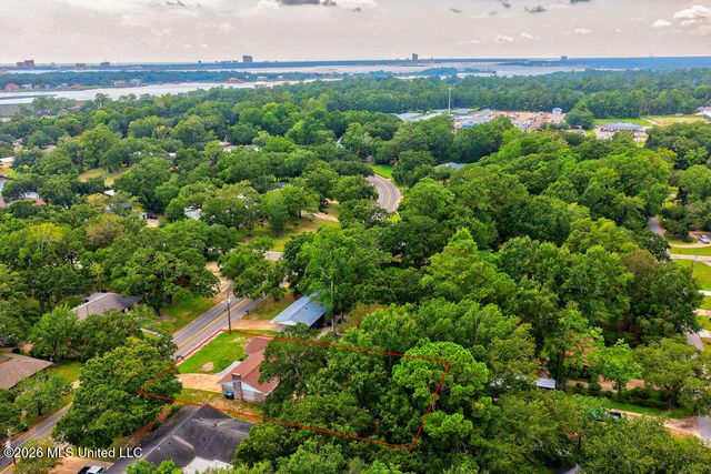 12908 Hanover Drive, Ocean Springs, MS 39564