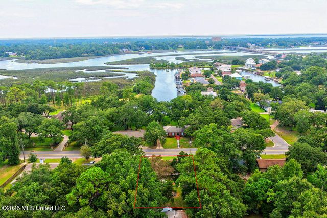 12908 Hanover Drive, Ocean Springs, MS 39564