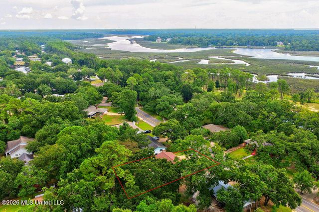 12908 Hanover Drive, Ocean Springs, MS 39564