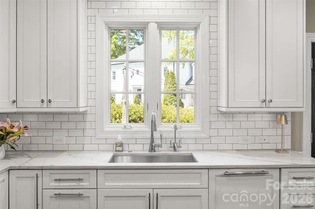 11132 Colonial Country Lane, Charlotte, NC 28277