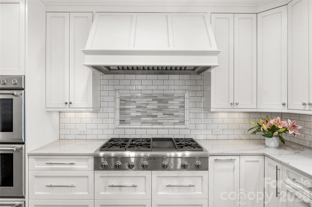 11132 Colonial Country Lane, Charlotte, NC 28277