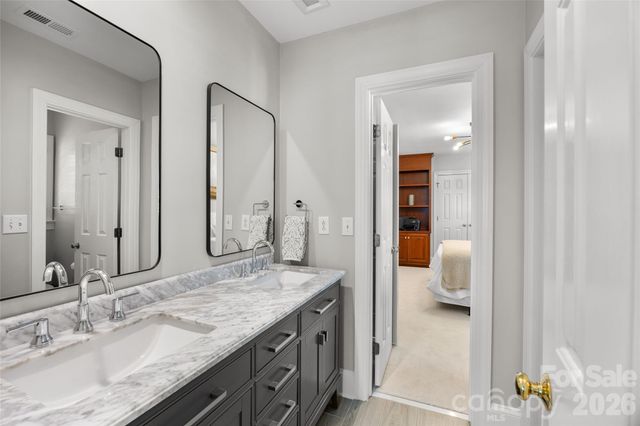 11132 Colonial Country Lane, Charlotte, NC 28277