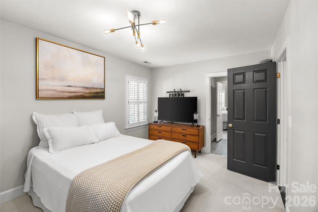 11132 Colonial Country Lane, Charlotte, NC 28277