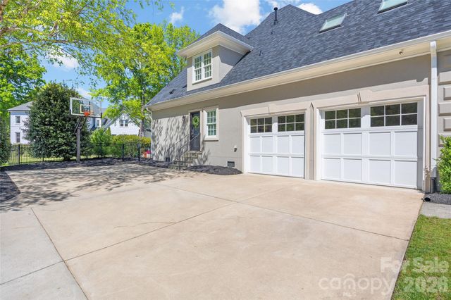 11132 Colonial Country Lane, Charlotte, NC 28277