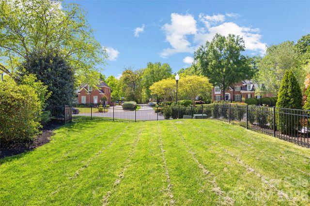 11132 Colonial Country Lane, Charlotte, NC 28277