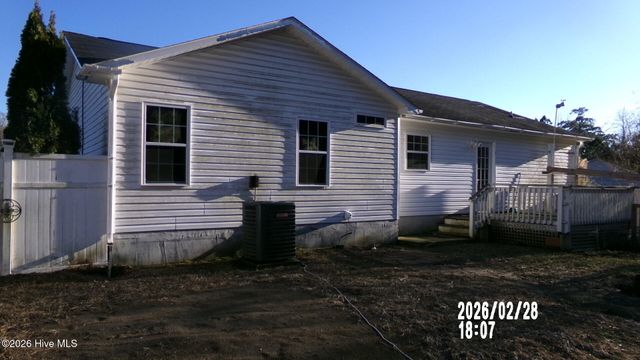 106 Turtle Creek Court, Jacksonville, NC 28540