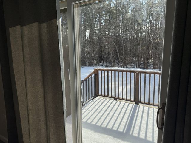 21 Lamplighter Ln 21, Easton, MA 02375