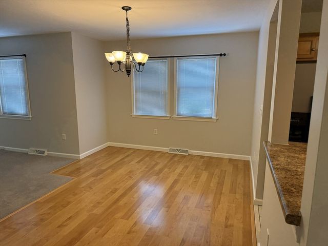 21 Lamplighter Ln 21, Easton, MA 02375