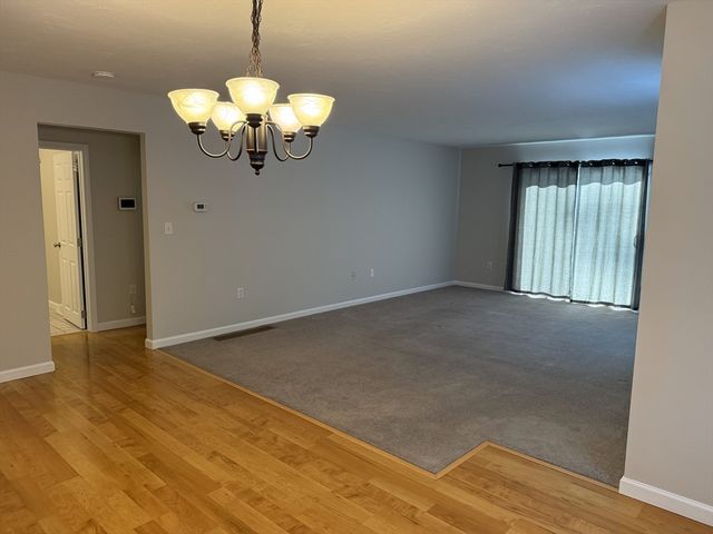 21 Lamplighter Ln 21, Easton, MA 02375