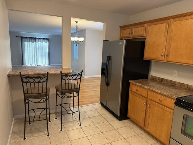 21 Lamplighter Ln 21, Easton, MA 02375