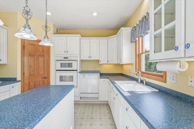 29673 Shoreview Circle, Lindstrom, MN 55045