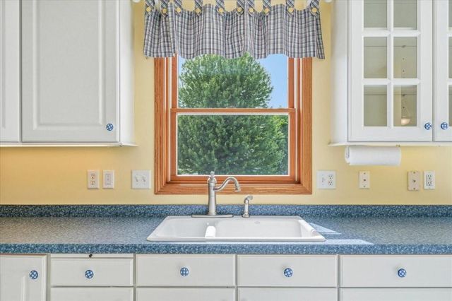29673 Shoreview Circle, Lindstrom, MN 55045