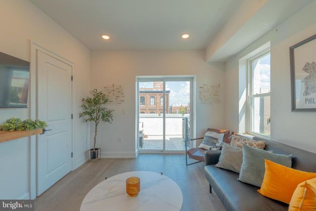 1901 N 2ND ST, Philadelphia, PA 19122