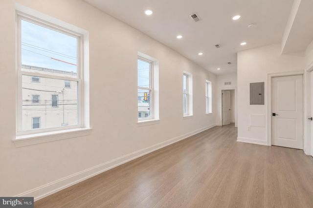 1901 N 2ND ST, Philadelphia, PA 19122