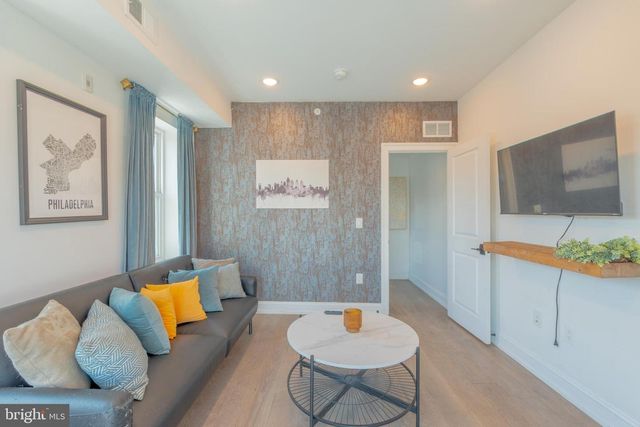 1901 N 2ND ST, Philadelphia, PA 19122