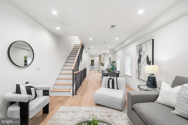 11 W ABINGTON AVE, Philadelphia, PA 19118