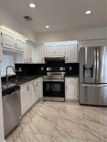 19253 Carolina Cir, Boca Raton, FL 33434