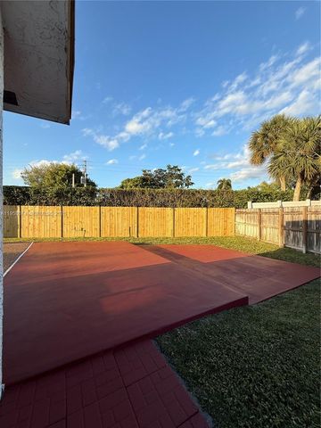 19253 Carolina Cir, Boca Raton, FL 33434