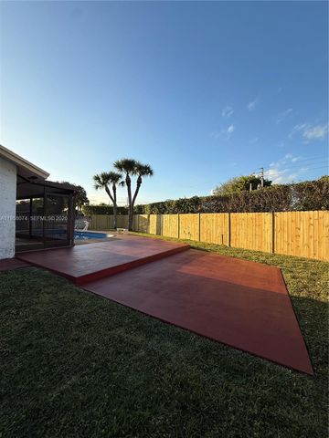 19253 Carolina Cir, Boca Raton, FL 33434