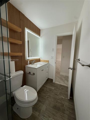 19253 Carolina Cir, Boca Raton, FL 33434