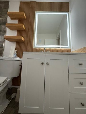 19253 Carolina Cir, Boca Raton, FL 33434