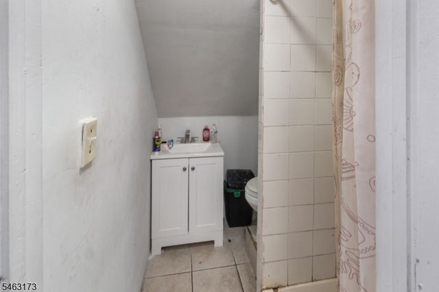 128 Redwood Ave, Paterson City, NJ 07522