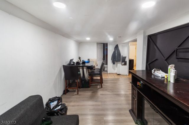 128 Redwood Ave, Paterson City, NJ 07522