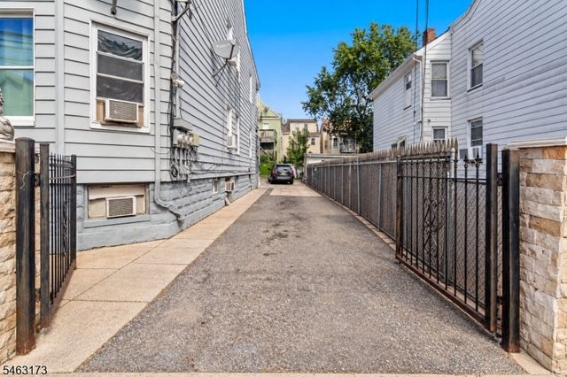 128 Redwood Ave, Paterson City, NJ 07522