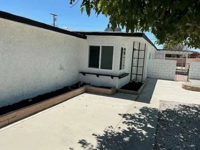 1008 E Elizabeth Street, Barstow, CA 92311